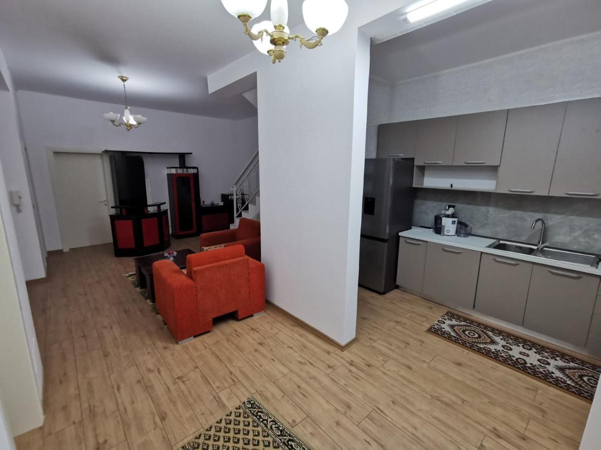Bujtina Valgent Bed and Breakfast Μπεράτ Εξωτερικό φωτογραφία