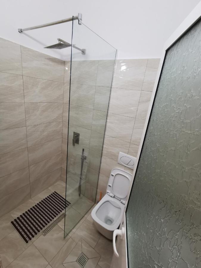 Bujtina Valgent Bed and Breakfast Μπεράτ Εξωτερικό φωτογραφία