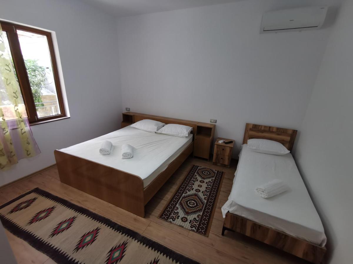Bujtina Valgent Bed and Breakfast Μπεράτ Εξωτερικό φωτογραφία