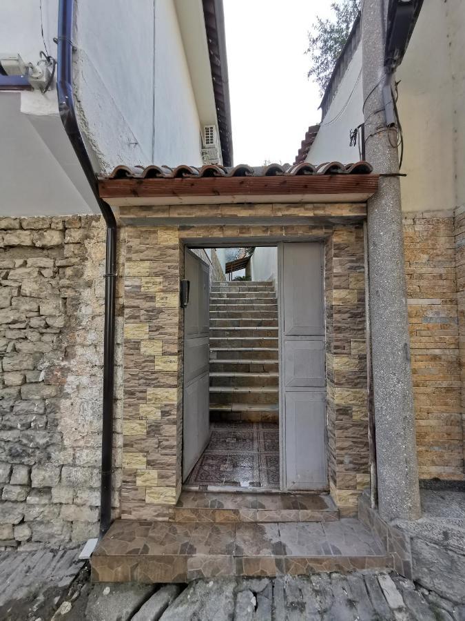 Bujtina Valgent Bed and Breakfast Μπεράτ Εξωτερικό φωτογραφία