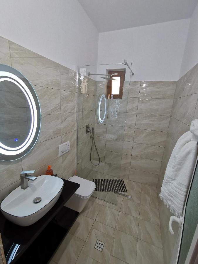 Bujtina Valgent Bed and Breakfast Μπεράτ Εξωτερικό φωτογραφία