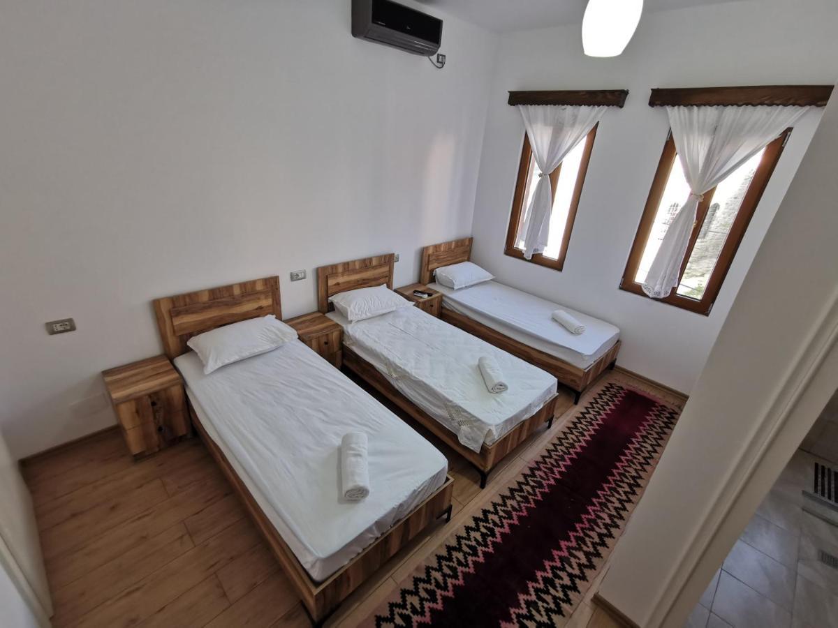 Bujtina Valgent Bed and Breakfast Μπεράτ Εξωτερικό φωτογραφία