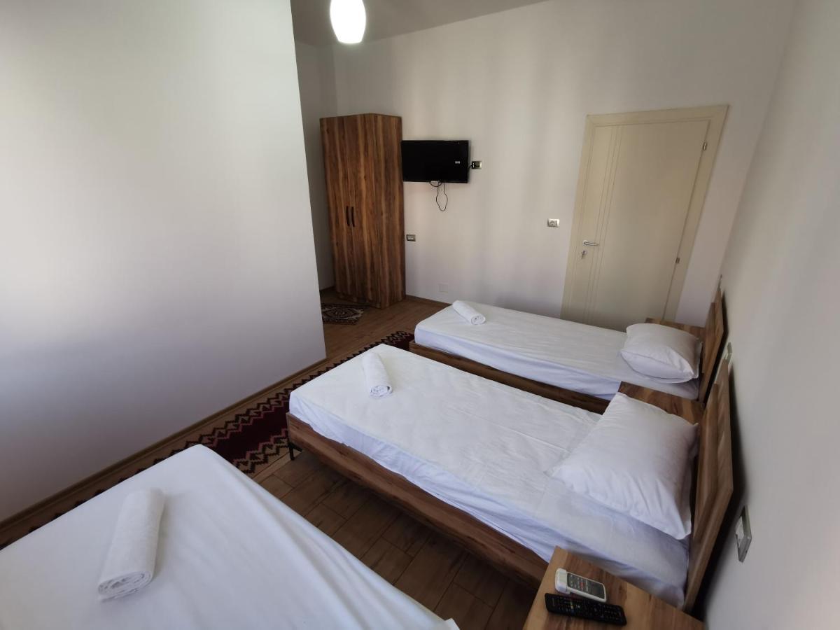 Bujtina Valgent Bed and Breakfast Μπεράτ Εξωτερικό φωτογραφία